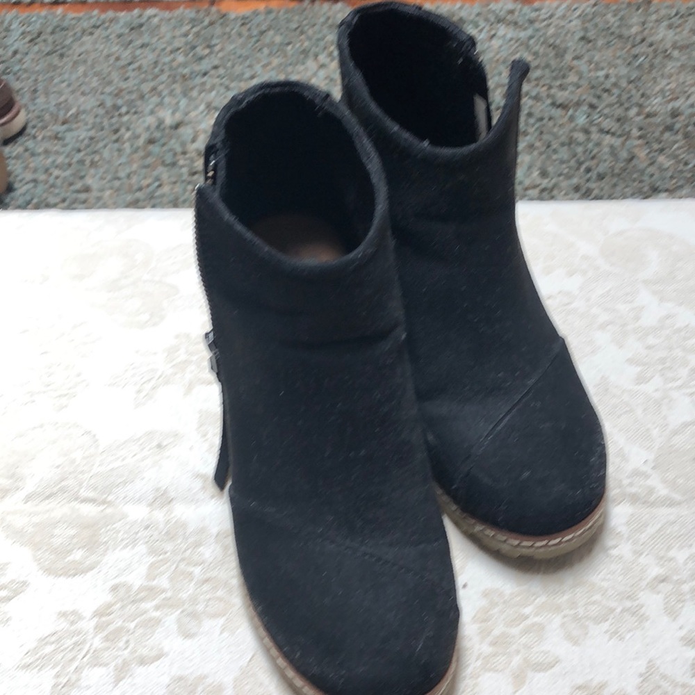 Toms